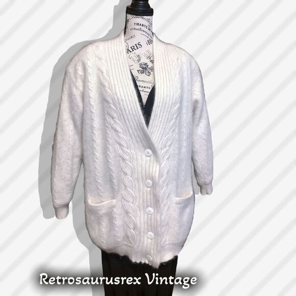 Vintage 1980’s Retro Oversized Offwhite Angora Cardigan Sweater - Picture 8 of 14